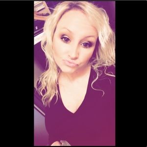 Meet your Posher, Adrienne